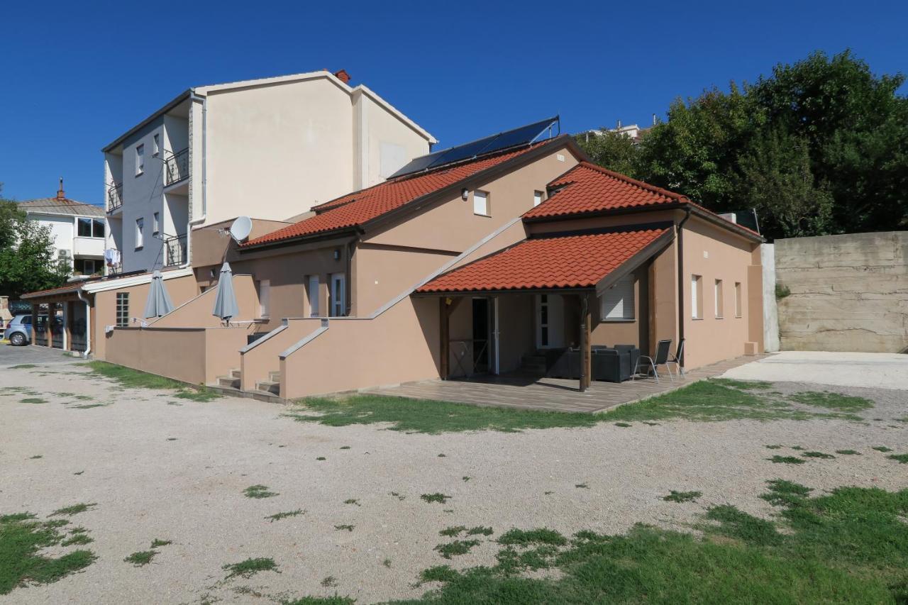 Family Apartment Baška Extérieur photo